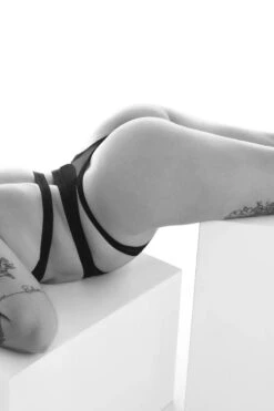 Rolling Linger Bottoms - Black 7 Rolling Linger Bottoms - Black -Pole Dance Clothing Shop 16 7 5 539 hplingerpretacrop1