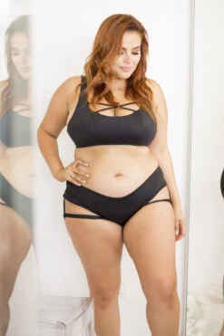 Lunalae Lure You Low-Rise Garter Shorts - Black -Pole Dance Clothing Shop 6R7A8551