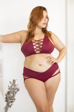 Lunalae Lure You Low-Rise Garter Shorts - Wine 13 Lunalae Lure You Low-Rise Garter Shorts - Wine -Pole Dance Clothing Shop 6R7A8612