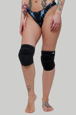 CXIX Velcro Kneepads - Black Panther -Pole Dance Clothing Shop IMG 1774 LOW