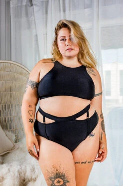 Chantay Polewear Pretzel 2-way Top - Noir -Pole Dance Clothing Shop IMG 2603