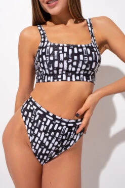 Shark Polewear Annet Shorts - Pennellate 9 Shark Polewear Annet Shorts - Pennellate -Pole Dance Clothing Shop IMG 7322 df9723db 407d 4930 8b4e 5525412edf29 1