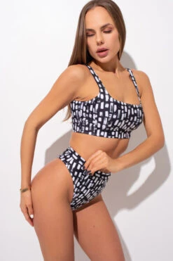 Shark Polewear Annet Shorts - Pennellate -Pole Dance Clothing Shop IMG 7342 9e89c340 93fc 4ad2 9cec 893ab5cf78c6