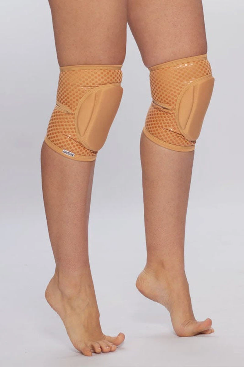 Queen Grippy Kneepads - Caramel 1 Queen Grippy Kneepads - Caramel