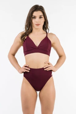 REV ACTIV Nasty Shorts - Burgundy 6 REV ACTIV Nasty Shorts - Burgundy -Pole Dance Clothing Shop eliza revactiv fb malowanieswiatlem 011