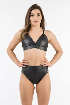 REV ACTIV Nasty Shorts - Black Eco Leather 5 REV ACTIV Nasty Shorts - Black Eco Leather -Pole Dance Clothing Shop eliza revactiv fb malowanieswiatlem 013 585c4125 6739 4e6e b1c9 272cc2757ee1