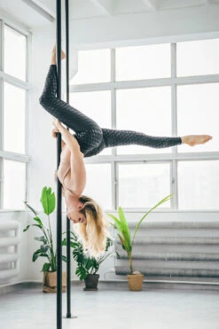 REV ACTIV Sticky Leggings - Black 11 REV ACTIV Sticky Leggings - Black -Pole Dance Clothing Shop revactiv dancetemple print malowanieswiatlem 0034